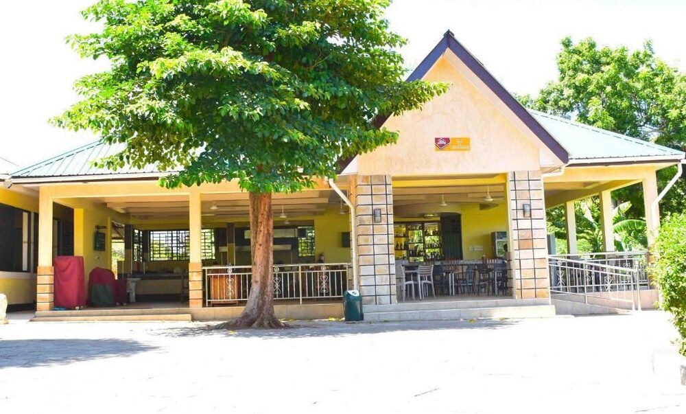 Cba Hotel — hotel in Tanga