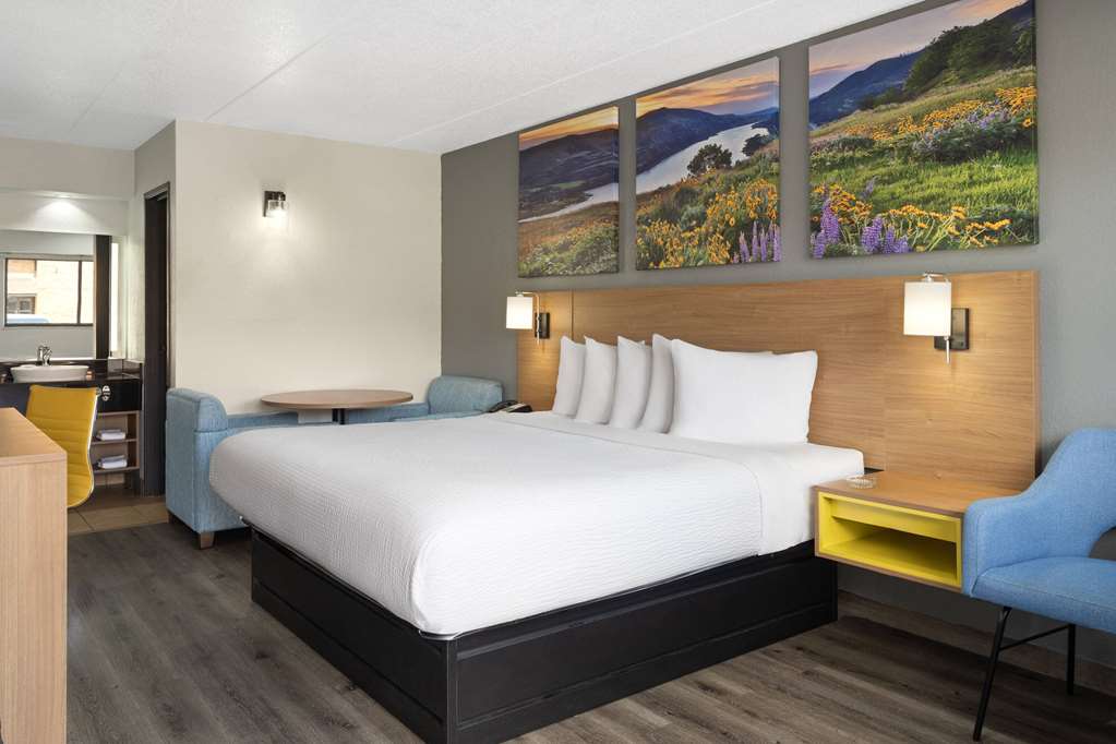 Days Inn by Wyndham Columbus Worthington - photo 36