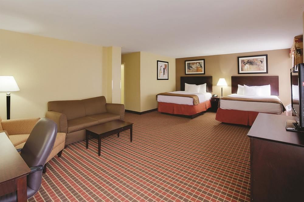 Holiday Inn Pittsburgh North - photo 13