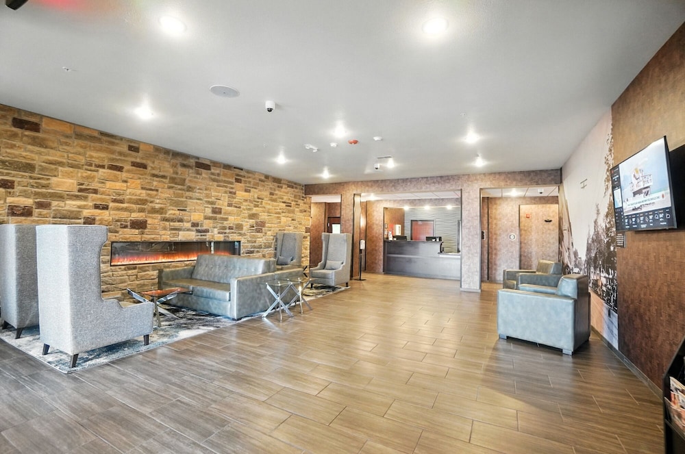 Cobblestone Hotel & Suites Bellefontaine - photo 2