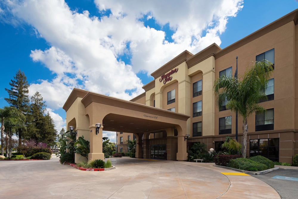 Hampton Inn Visalia - photo 32