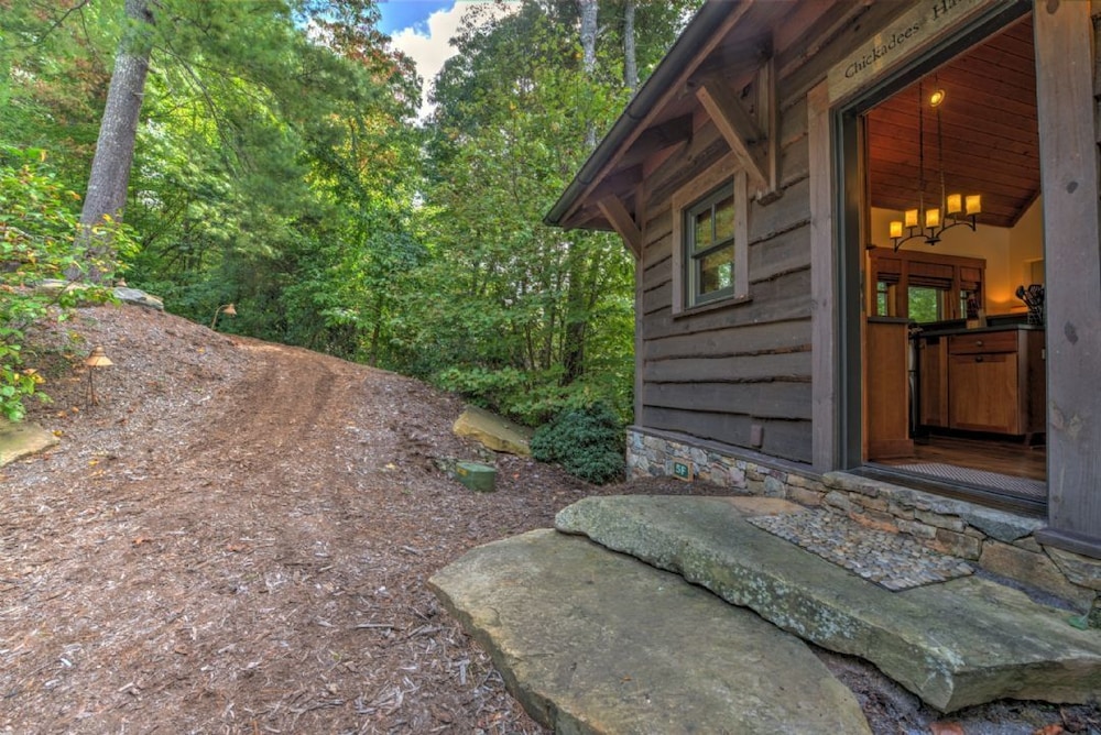 Wild Turkey's Roost 1 Br Cabin — 4-Star Luxury Hotel in Black Mountain, United States