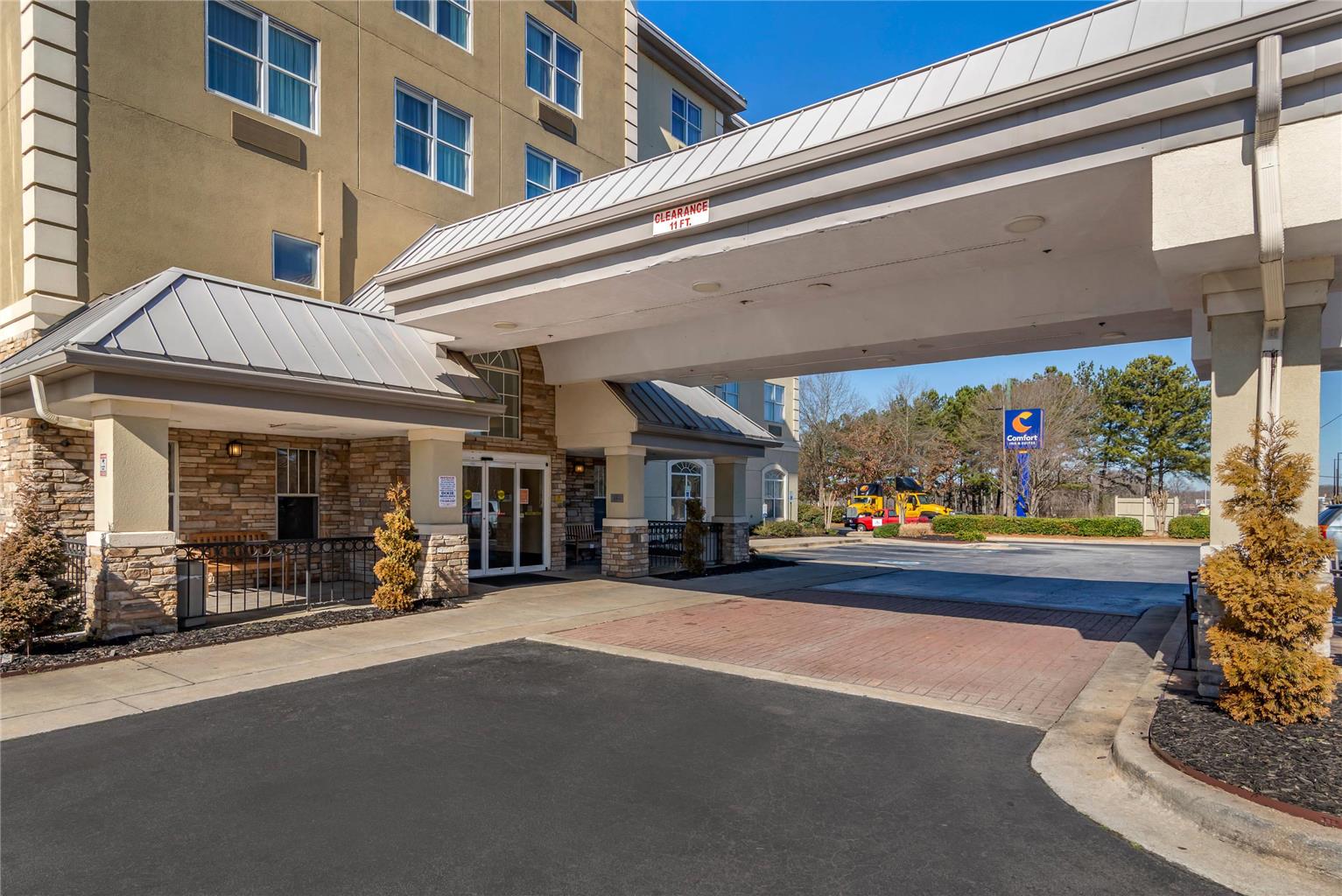 Comfort Inn & Suites near Six Flags - photo 4