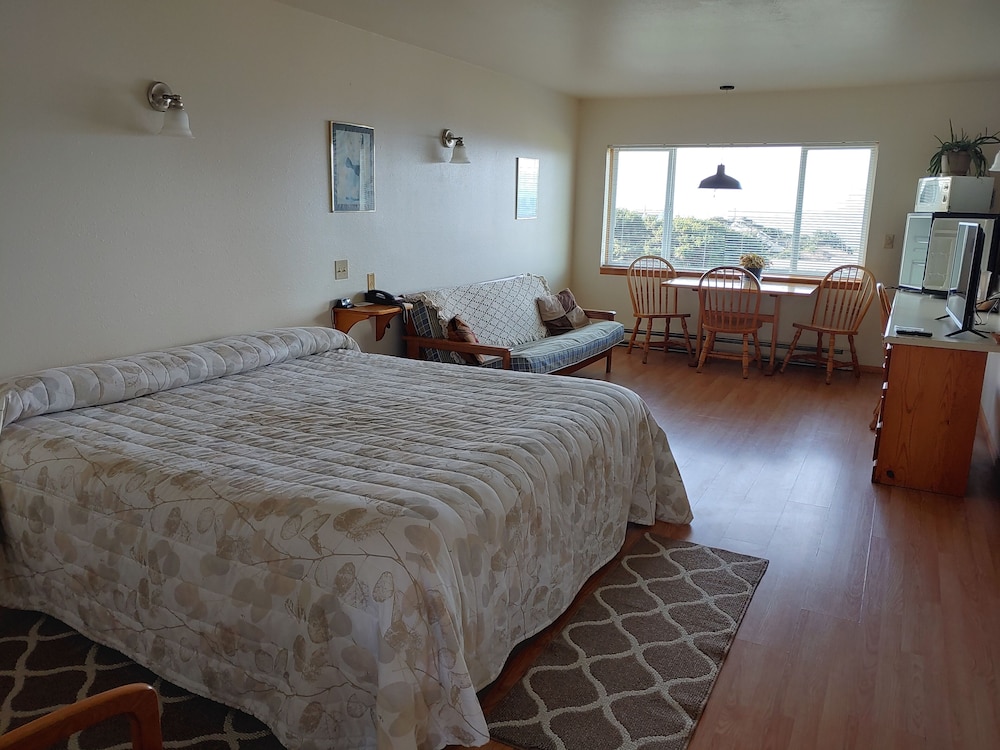 The Dublin House Motel - photo 53