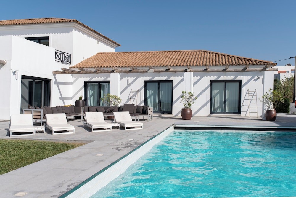 Bica Vista — 4-Star Luxury Hotel in Lourinha, Portugal