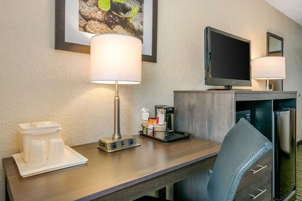 Quality Inn & Suites Leesburg Chain of Lakes - photo 15