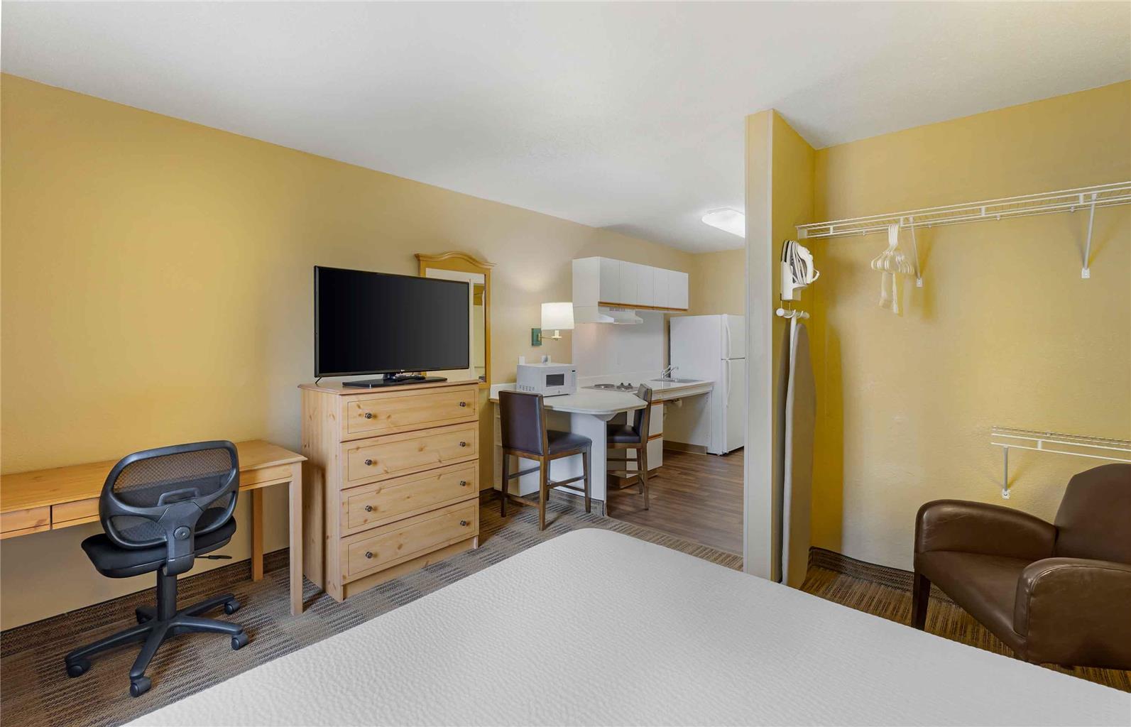Extended Stay America Suites Orange County Cypress - photo 14