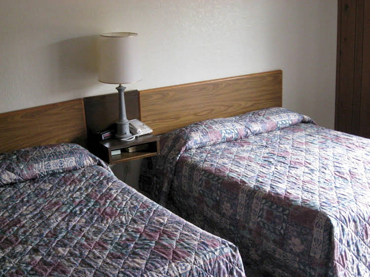 Oneida Village Inn - photo 10