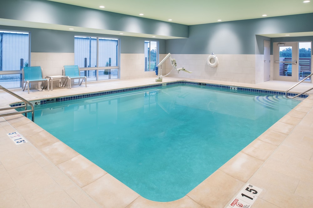 Holiday Inn Express & Suites Kingdom City by IHG - photo 18