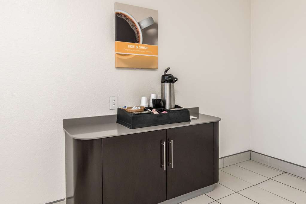 Motel 6 Fort Worth TX North - photo 24