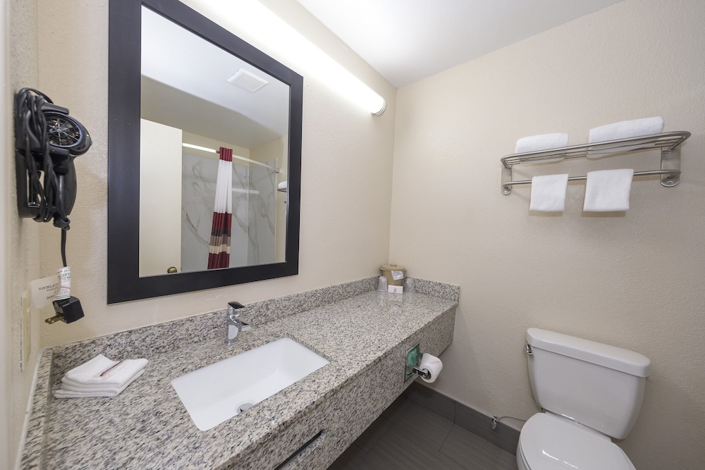 Red Roof Inn Hillsville - photo 10