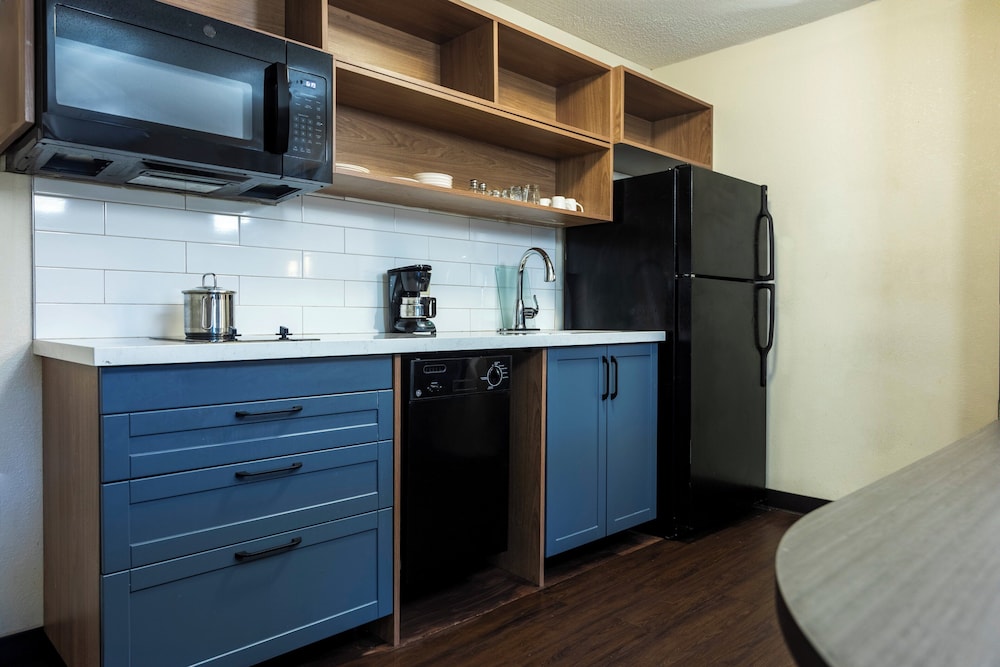 Candlewood Suites Colonial Heights Fort Lee by IHG - photo 7
