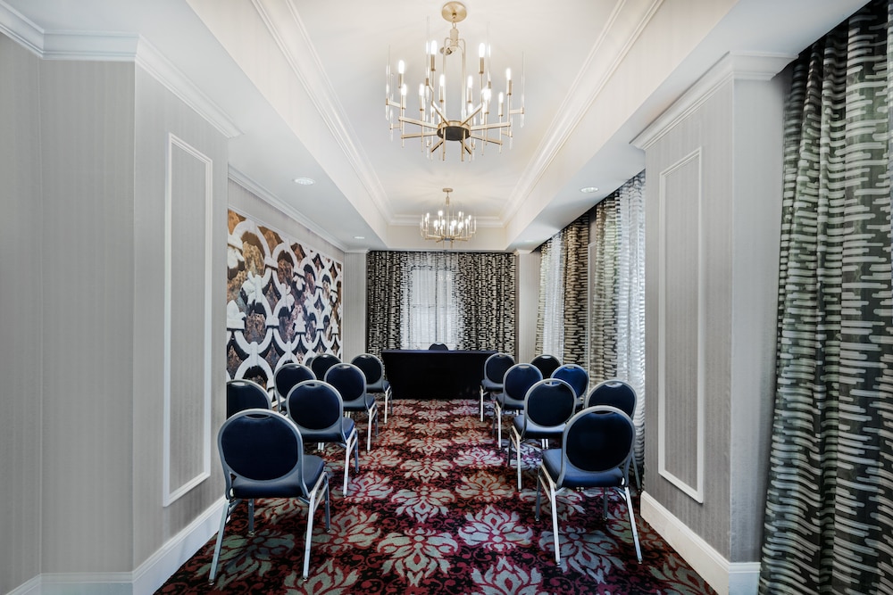 Hotel Indigo Dallas Downtown by IHG - photo 39