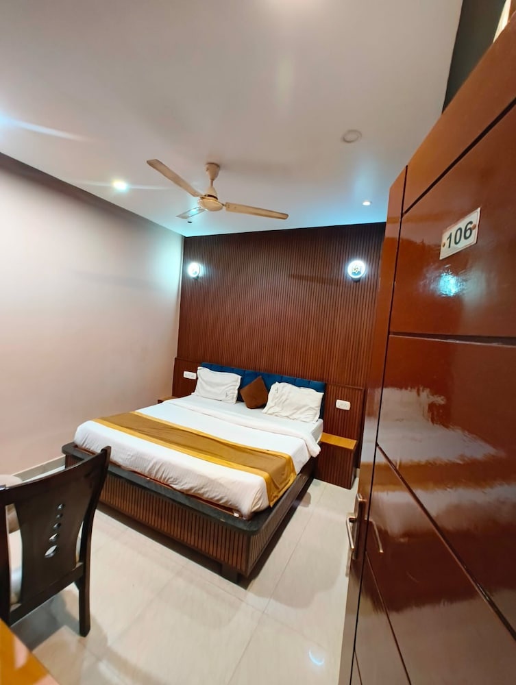 The Royal Hotel — Bareilly — photo 3
