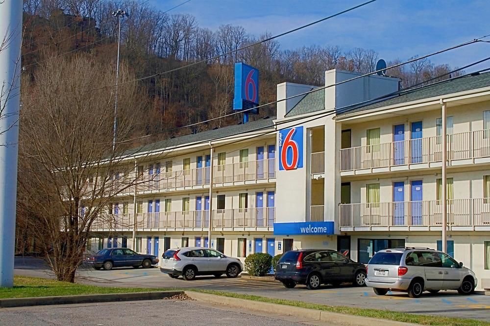 Days Inn by Wyndham Charleston WV - photo 3