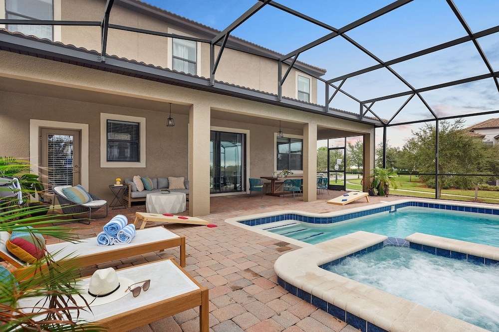 Orlando Resort Retreat Fun filled Family Haven 5 Bedroom Home - photo 20