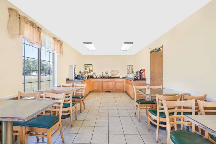Howard Johnson By Wyndham Atlantic City Egg Harbor - photo 5