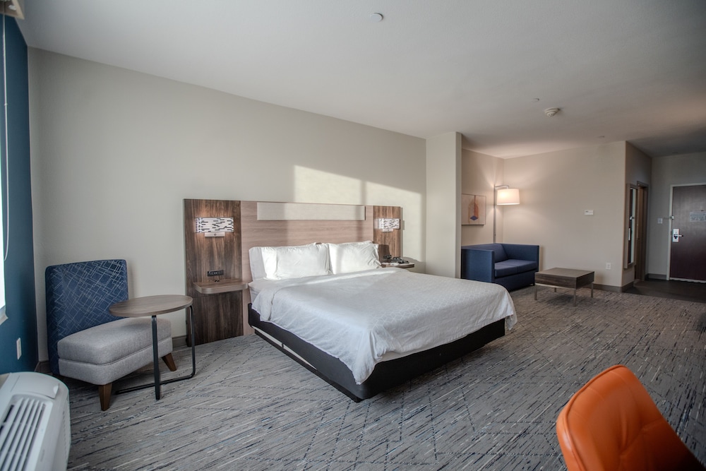 Holiday Inn Express Cleveland by IHG - photo 10