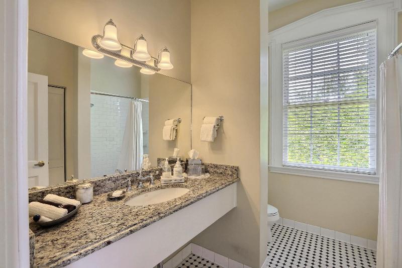The Presidents Quarters Inn - photo 104