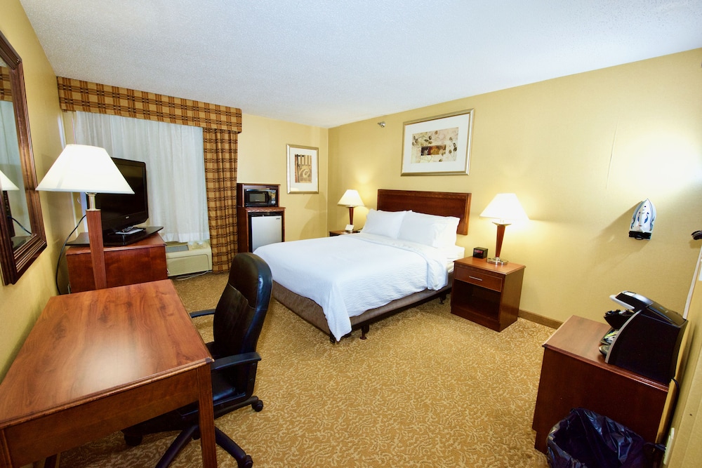Holiday Inn Express & Suites St. Louis West Fenton by IHG - photo 30