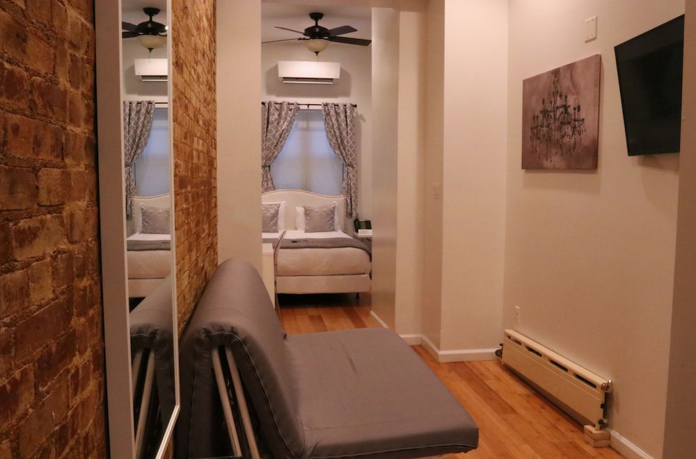 Chelsea Inn - photo 21
