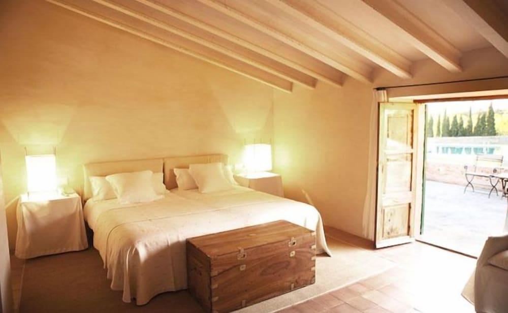 Son Bernadinet - carbon neutral hotel in Campos