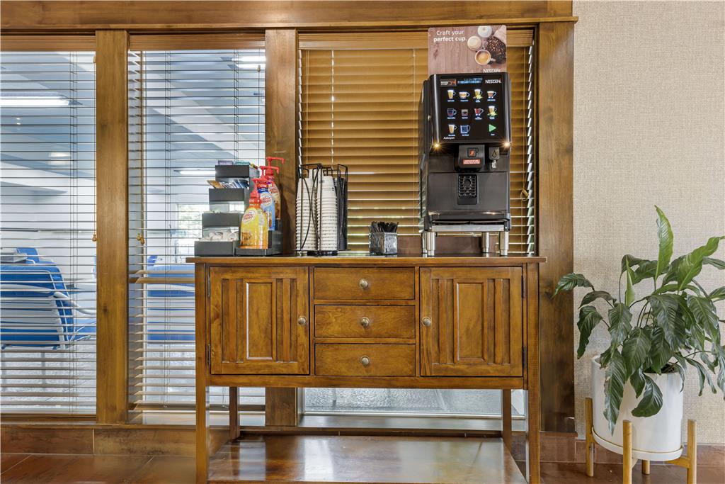 Best Western Plus Prairie Inn - photo 48