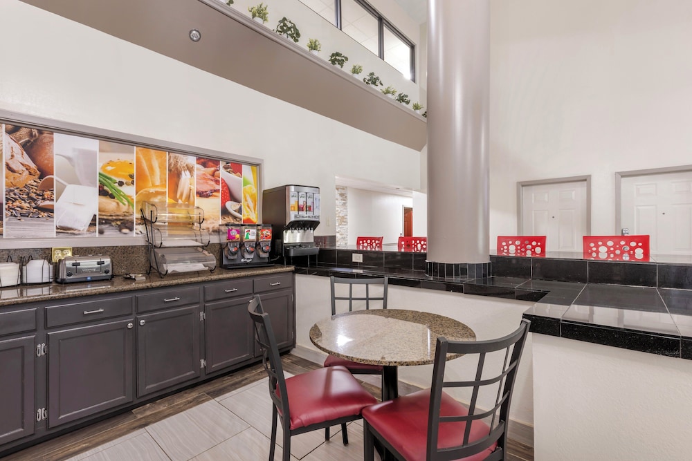 Americas Best Value Inn And Suites Clinton Jackson - photo 29