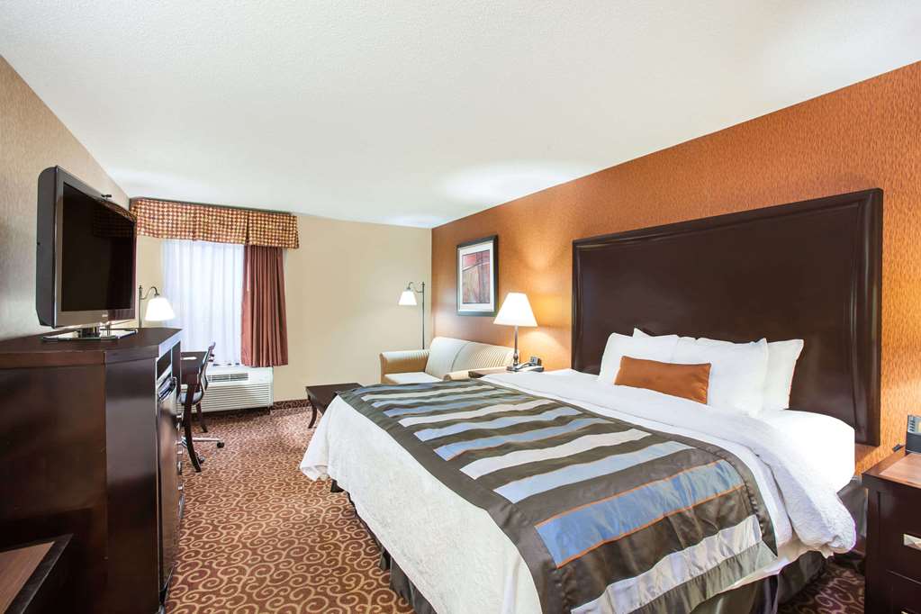 Wingate by Wyndham North Little Rock - photo 12
