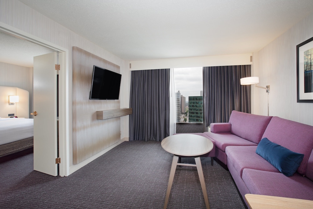 Crowne Plaza Kansas City Downtown by IHG - photo 18