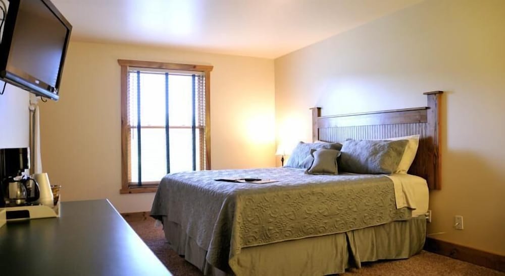 Elkhorn Mountain Inn - photo 9