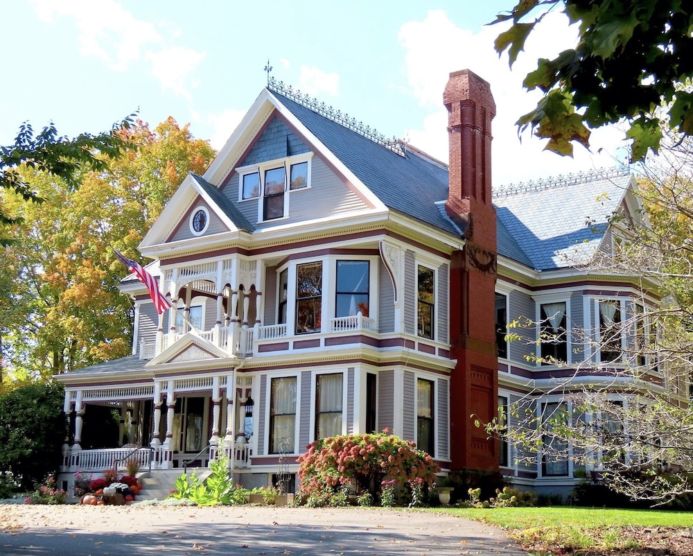 The Lady Mary Inn - featured photo