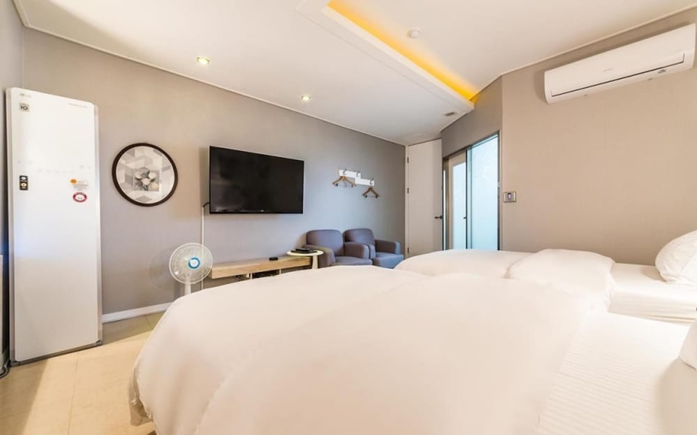 Bucheon CT Hotel — Bucheon-Si — photo 2