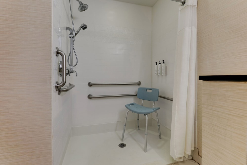 Fairfield Inn & Suites Hutchinson - photo 23