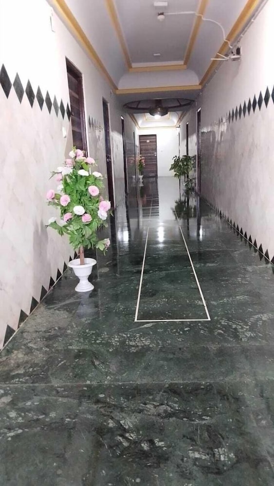 Hotel Crystal Inn — Ahmedabad — photo 2