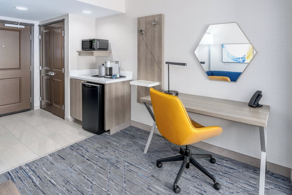 Holiday Inn Express Hotel & Suites Cheyenne by IHG - photo 11
