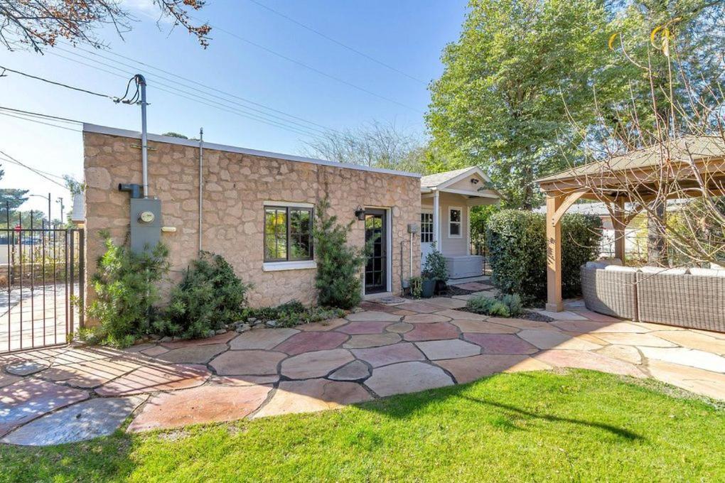 Best Little Guesthouse in Melrose New Listing — 4-Star Luxury Hotel in Phoenix, United States