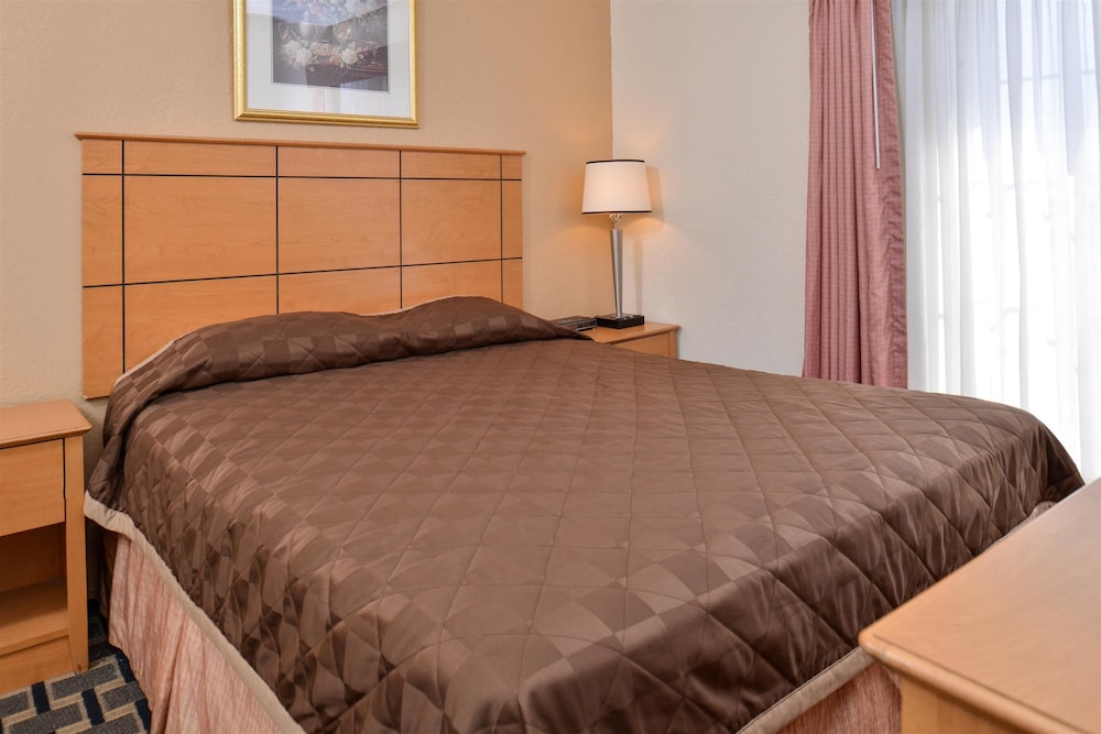 Americas Best Value Inn & Suites St. Cloud - photo 8