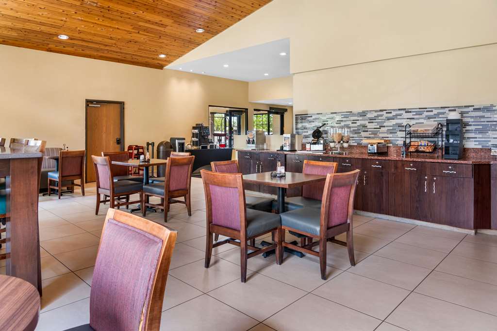 White Pine Inn & Suites - photo 38