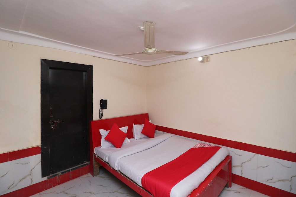 Oyo 39854 Dr in Gwalior, India