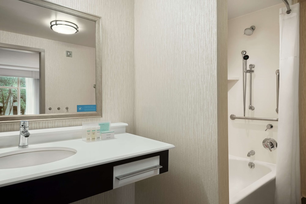 Hampton Inn & Suites Rosemont Chicago O'Hare - photo 22