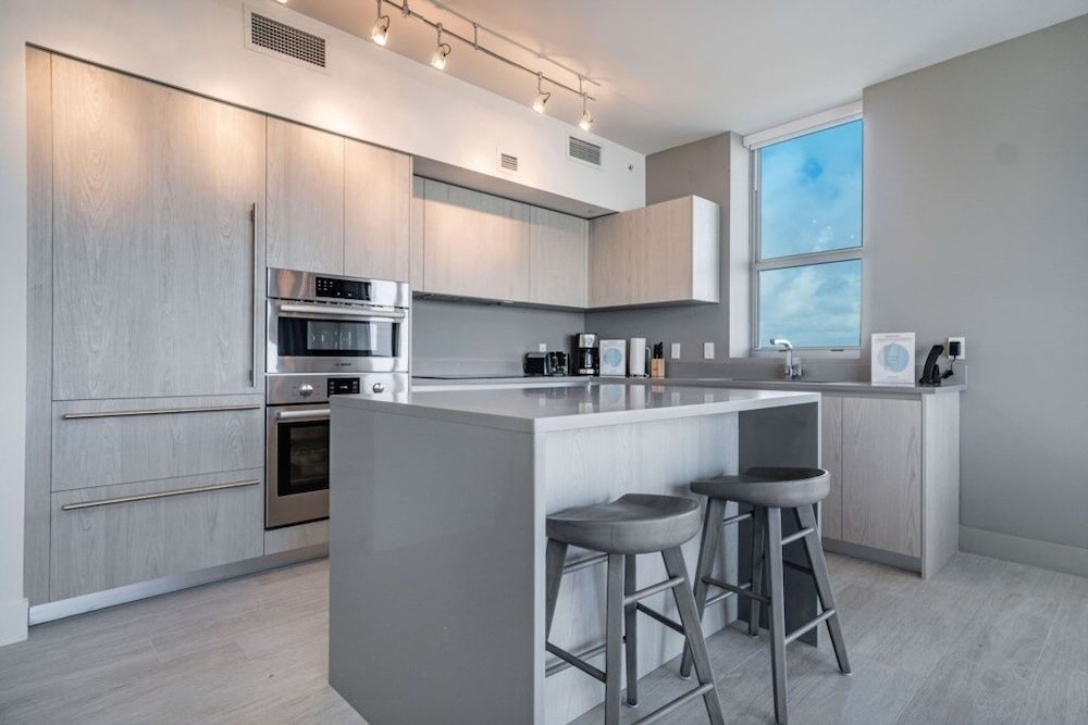 Hyde Beach House Luxury Condo resort 2 Bedroom Condo by RedAwning - photo 13