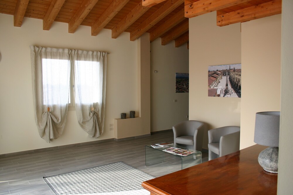 Via Venezia Accomodating Solutions — hotel in Lonigo