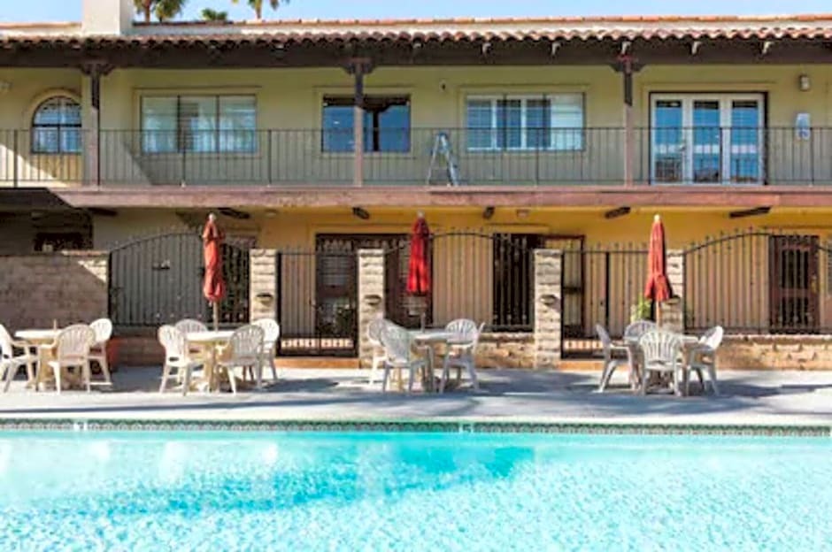 Channel Islands Inn - photo 11