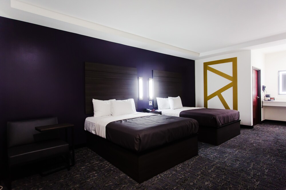 Palacio Royale Inn Boutique Katy - photo 8