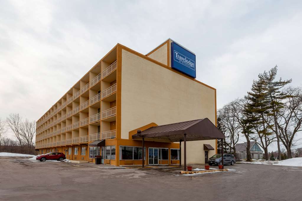 Travelodge by Wyndham Cleveland Airport - photo 3