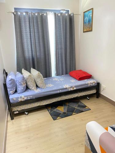 OneTiago Staycation Spring Residences Paranaque — 4-Star Luxury Hotel in Manila, Philippines