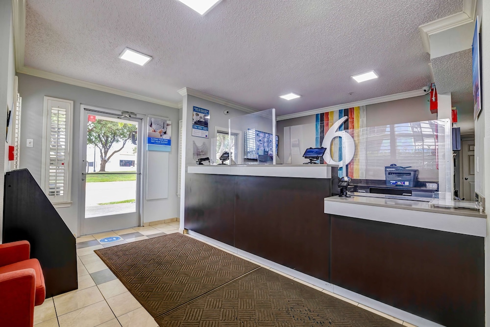 Studio 6 Arlington TX South Dallas - photo 2