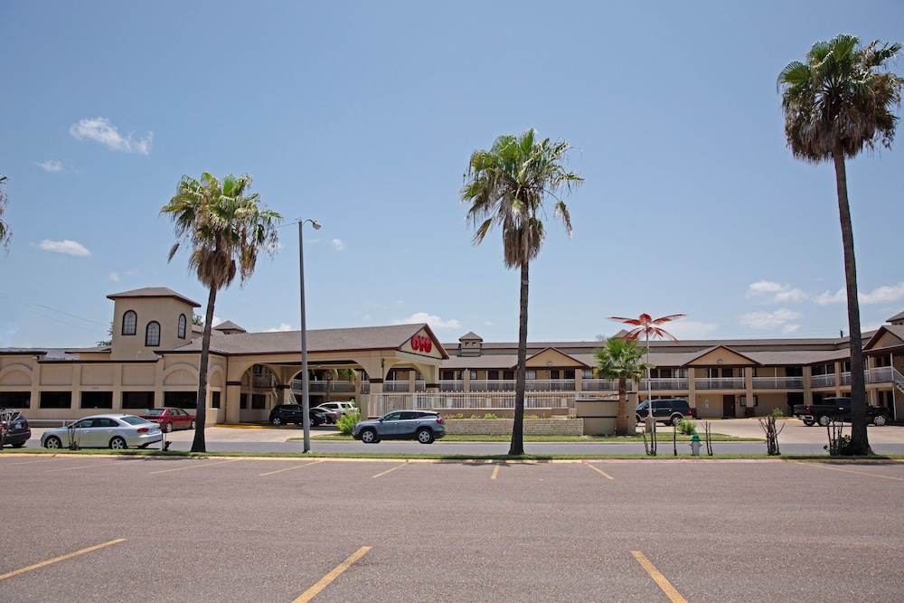 OYO Hotel McAllen Airport South - photo 63