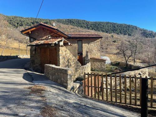 Cal Cumell Allotjament Turistic — hotel in Lles De Cerdanya